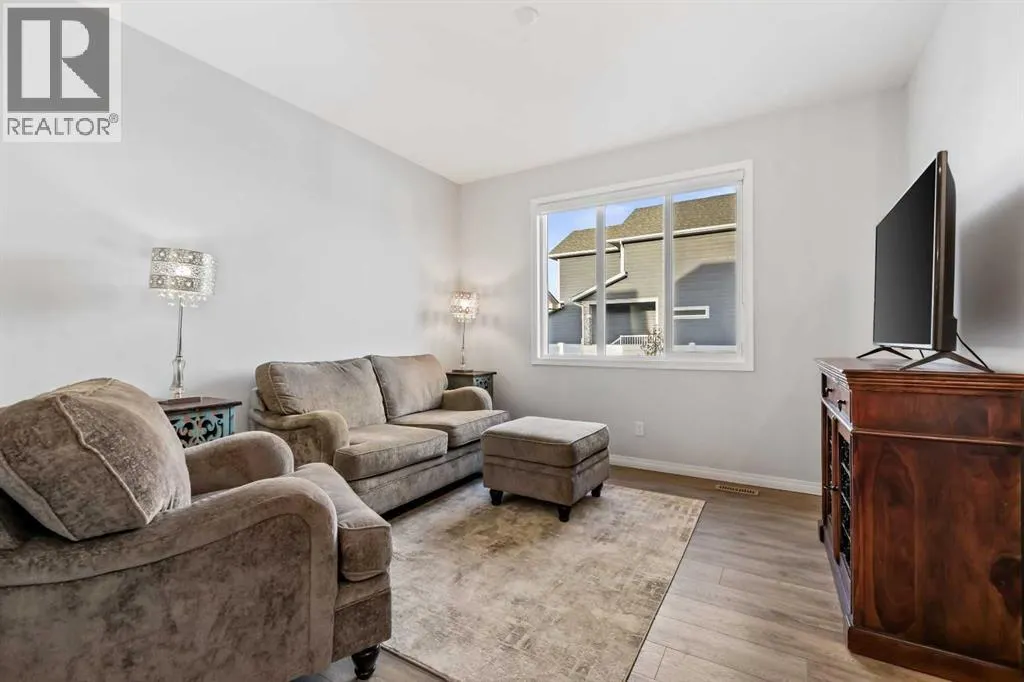 76 Legacy Glen Row SE