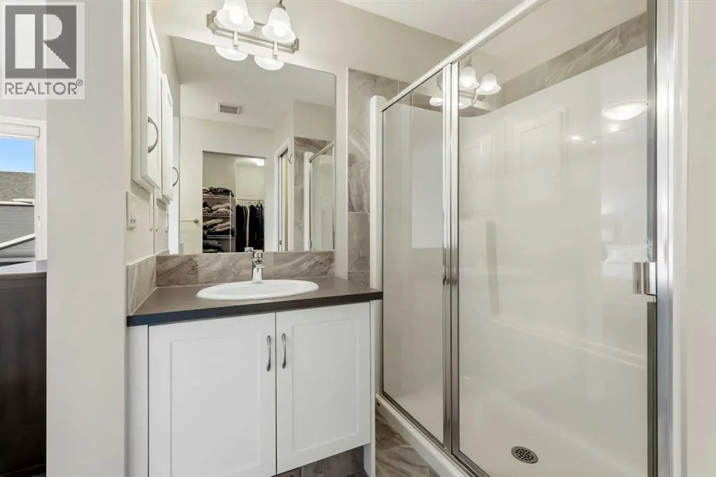 76 Legacy Glen Row SE