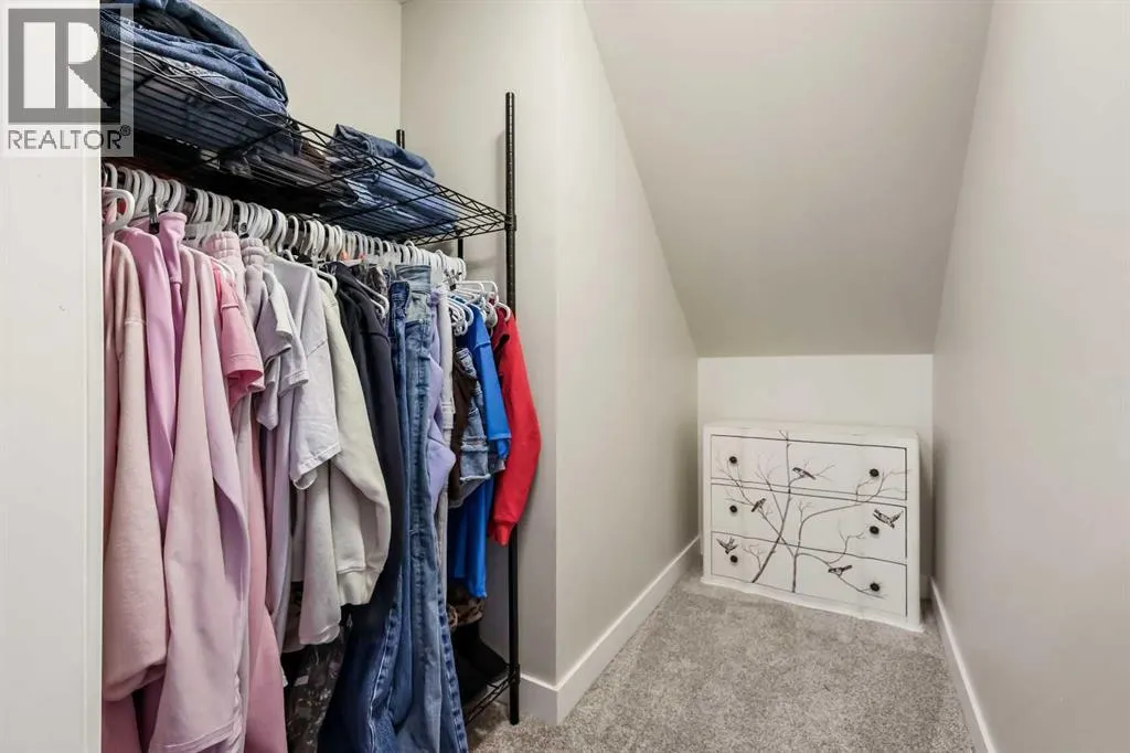 76 Legacy Glen Row SE