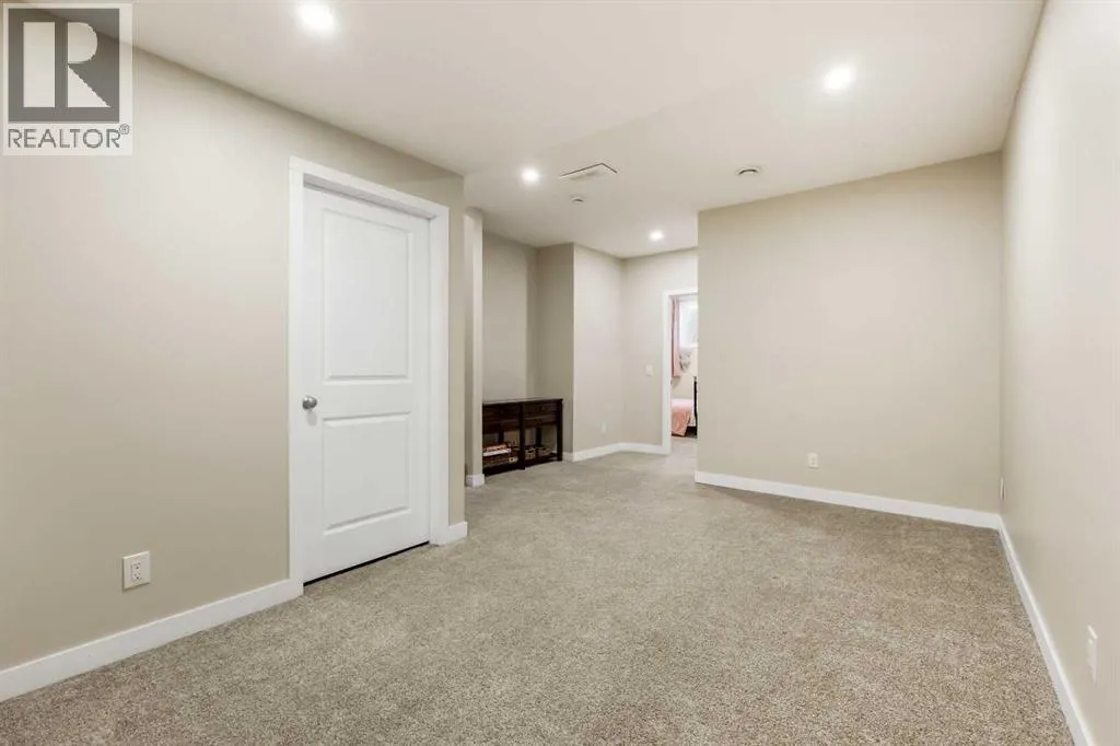 76 Legacy Glen Row SE