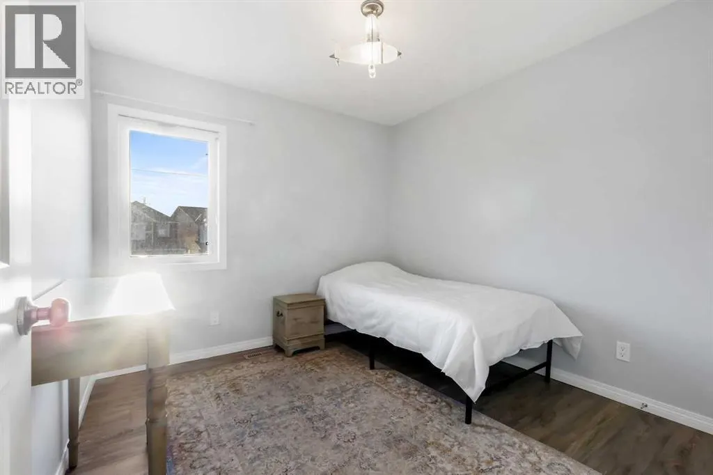 76 Legacy Glen Row SE