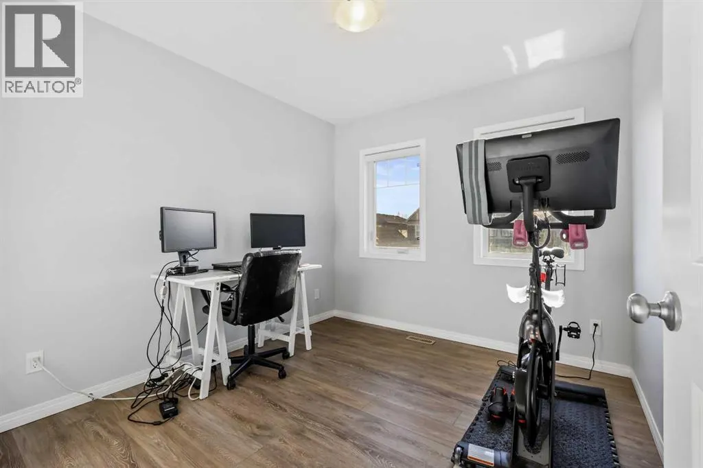 76 Legacy Glen Row SE