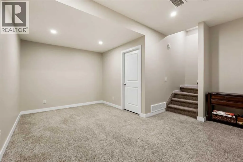 76 Legacy Glen Row SE