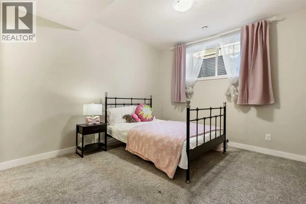 76 Legacy Glen Row SE