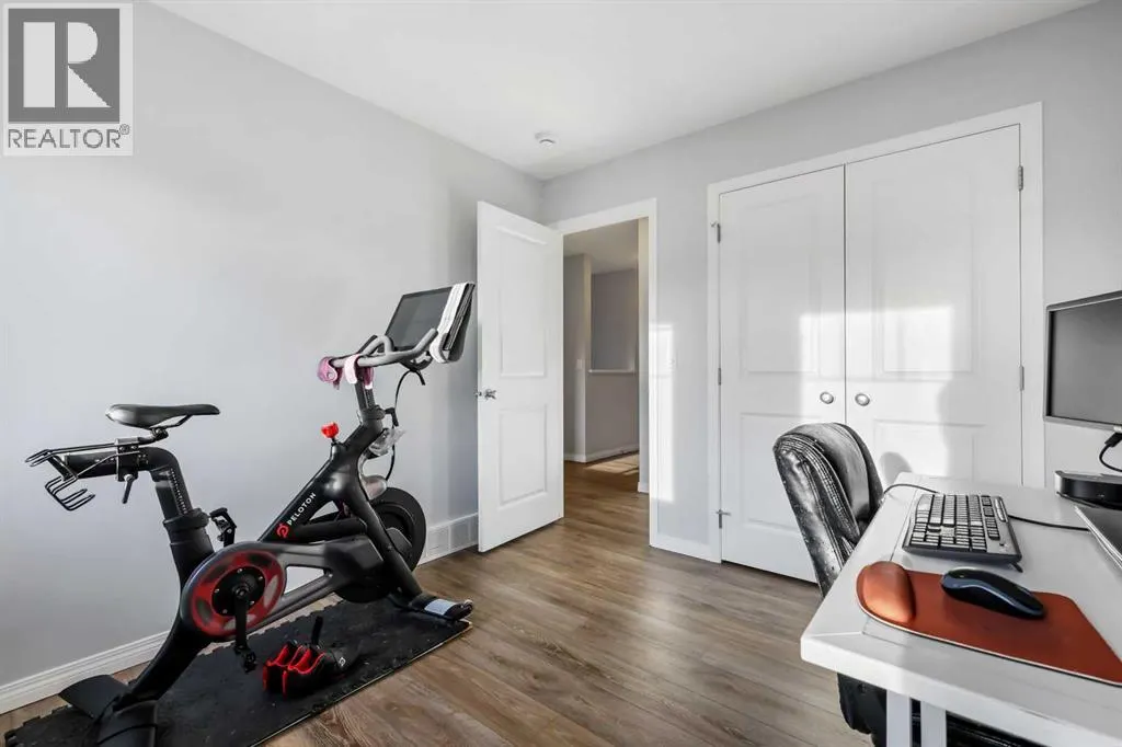 76 Legacy Glen Row SE