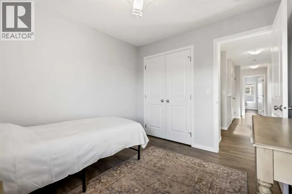 76 Legacy Glen Row SE