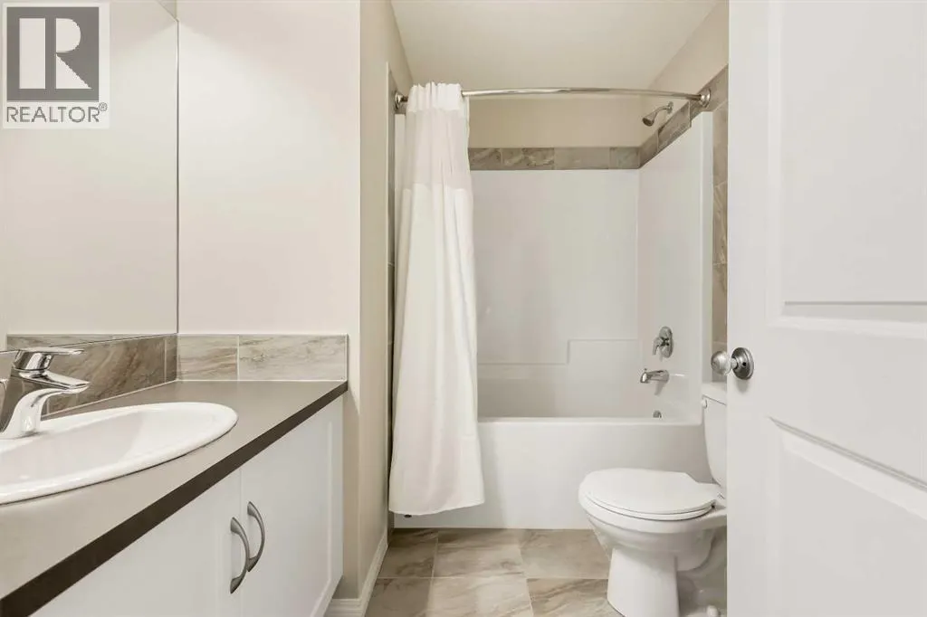 76 Legacy Glen Row SE