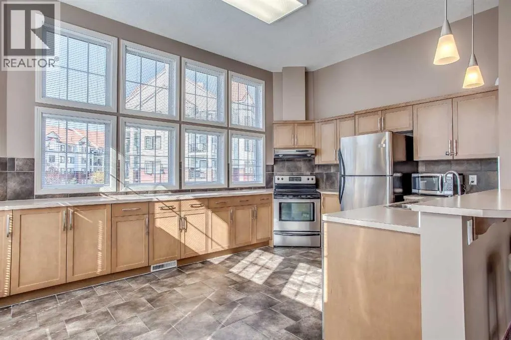 217, 60 Royal Oak Plaza NW