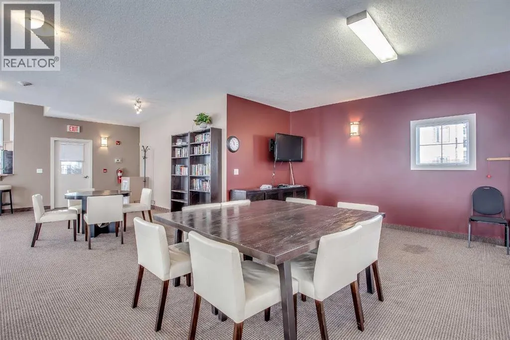 217, 60 Royal Oak Plaza NW