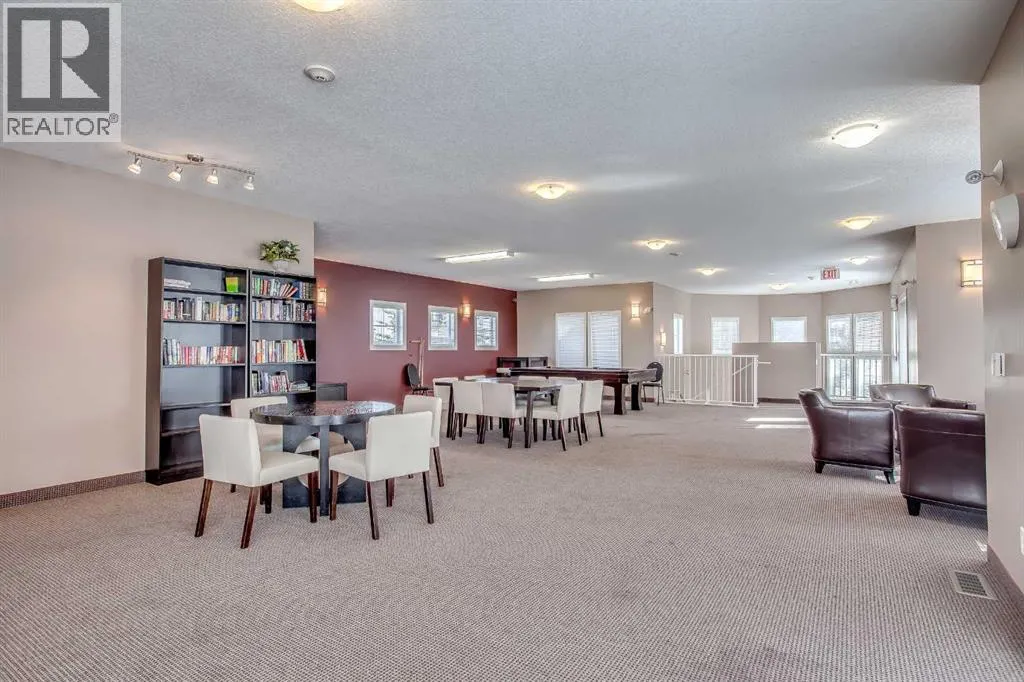 217, 60 Royal Oak Plaza NW