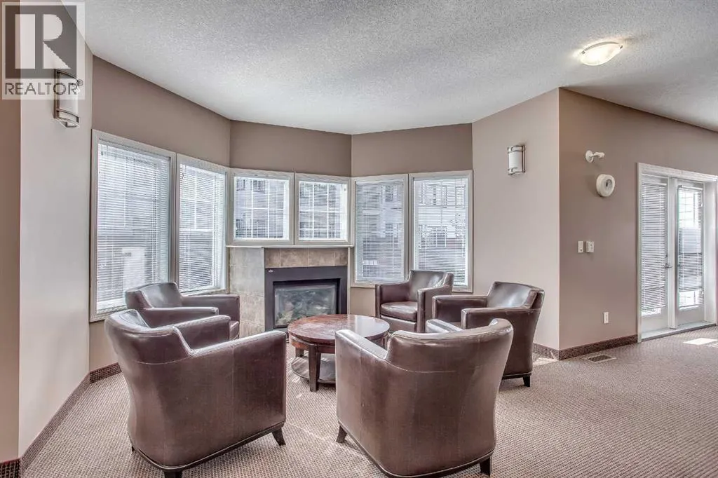 217, 60 Royal Oak Plaza NW