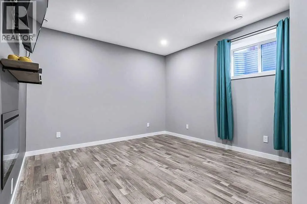 111 Drake Landing Loop