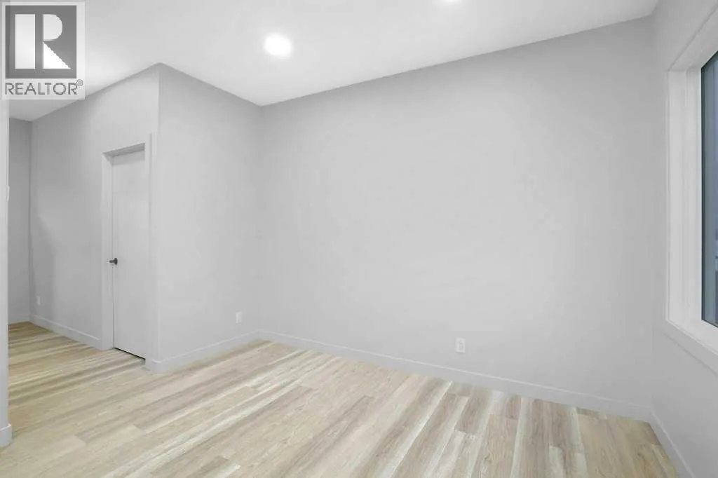 122 Gray Close