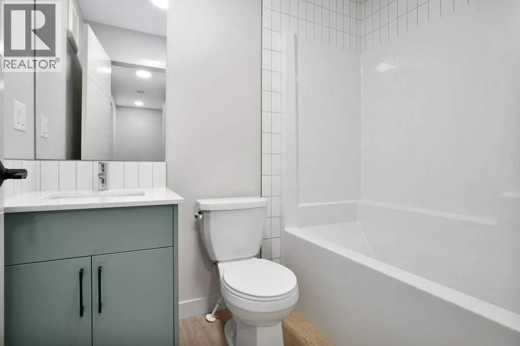 122 Gray Close