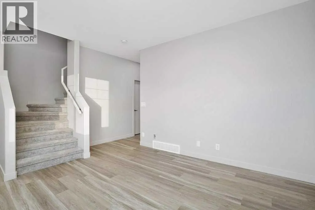 122 Gray Close
