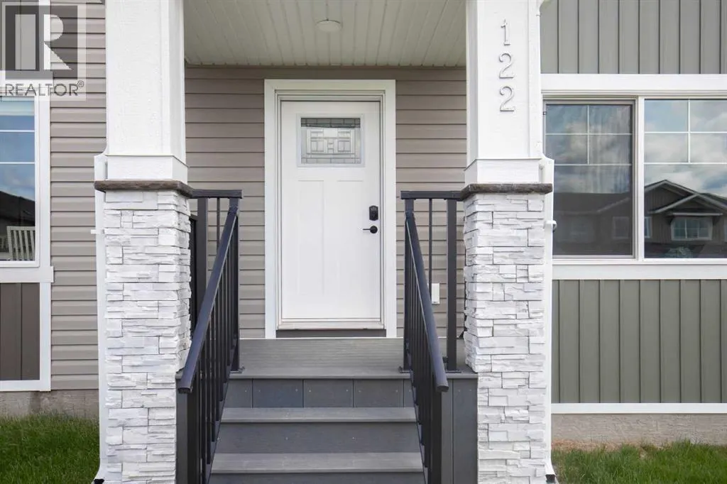 122 Gray Close