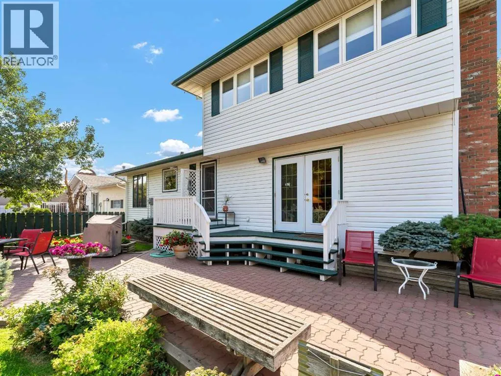 26 Ross Glen Green SE