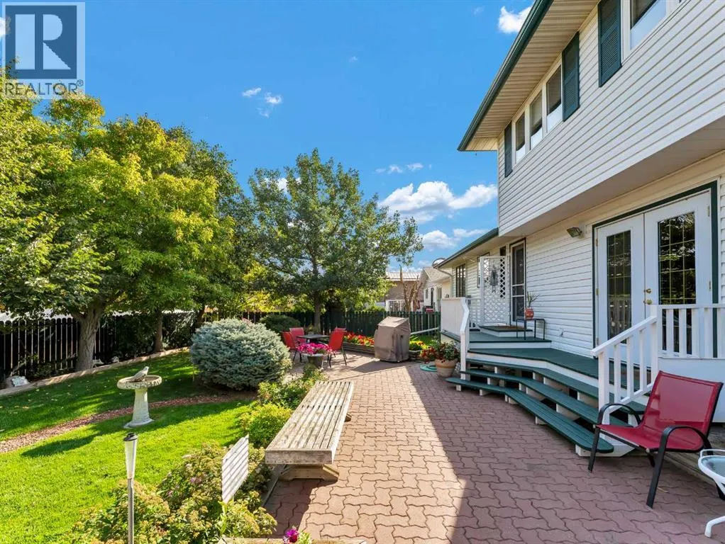 26 Ross Glen Green SE