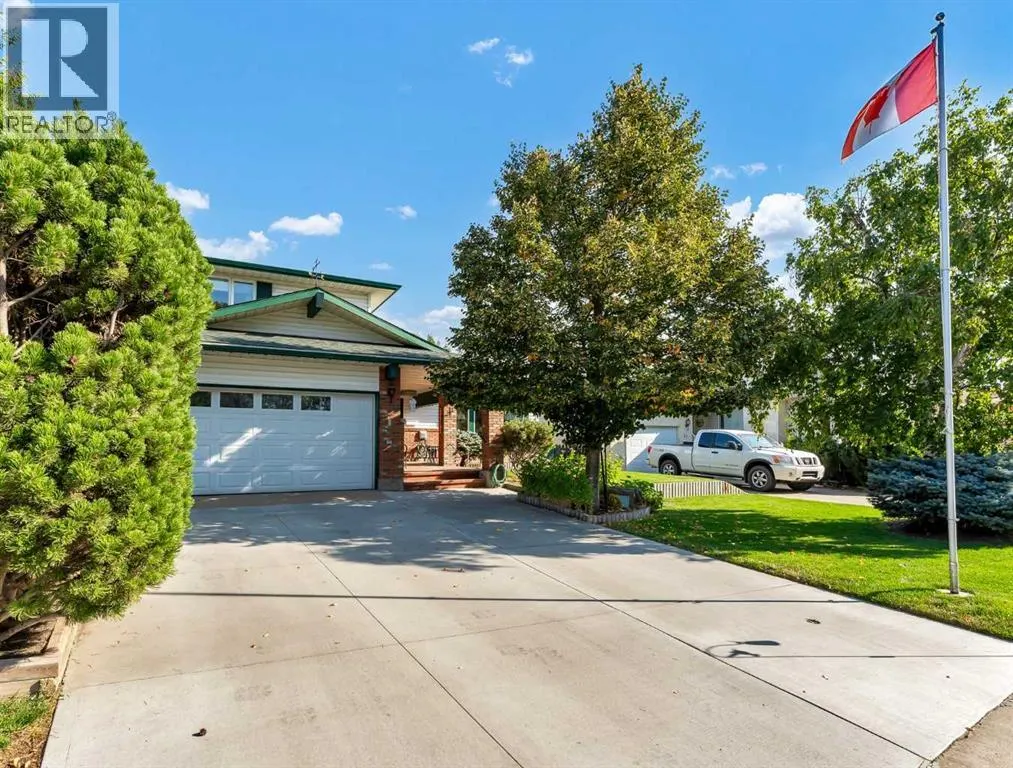 26 Ross Glen Green SE