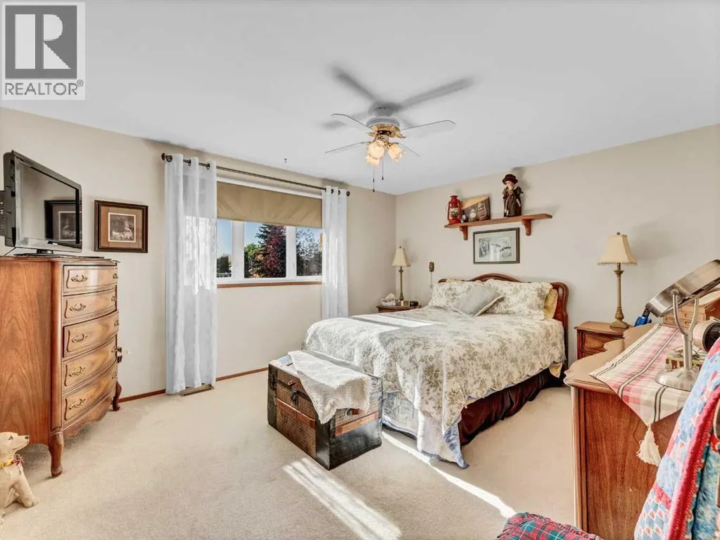 26 Ross Glen Green SE