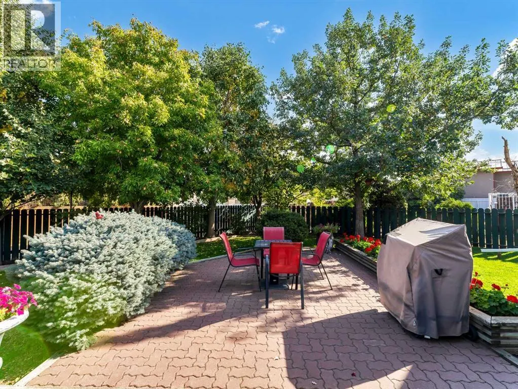 26 Ross Glen Green SE
