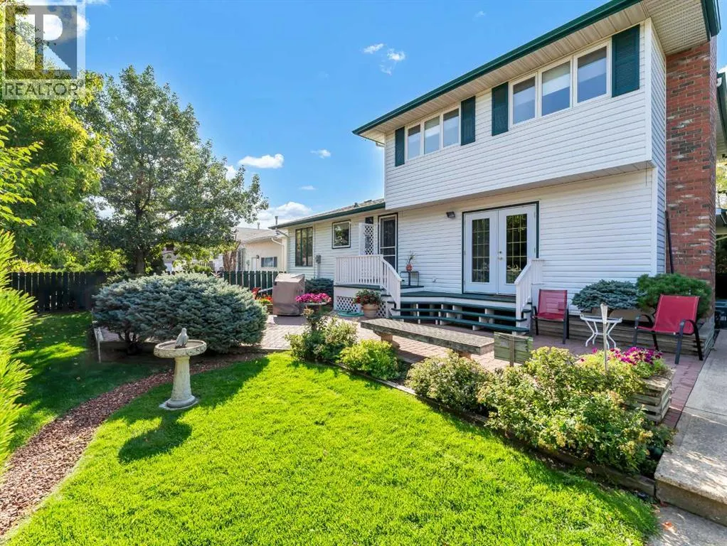 26 Ross Glen Green SE