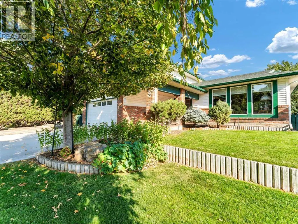 26 Ross Glen Green SE