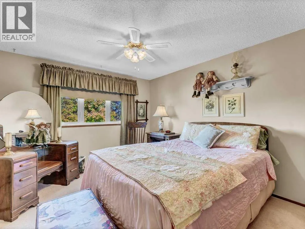 26 Ross Glen Green SE