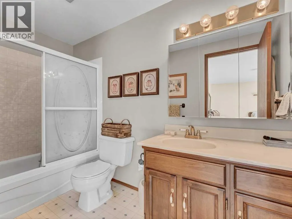 26 Ross Glen Green SE