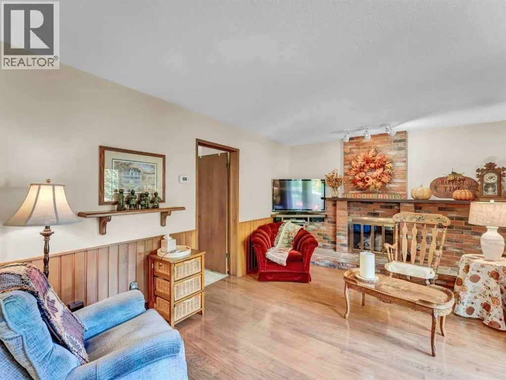 26 Ross Glen Green SE