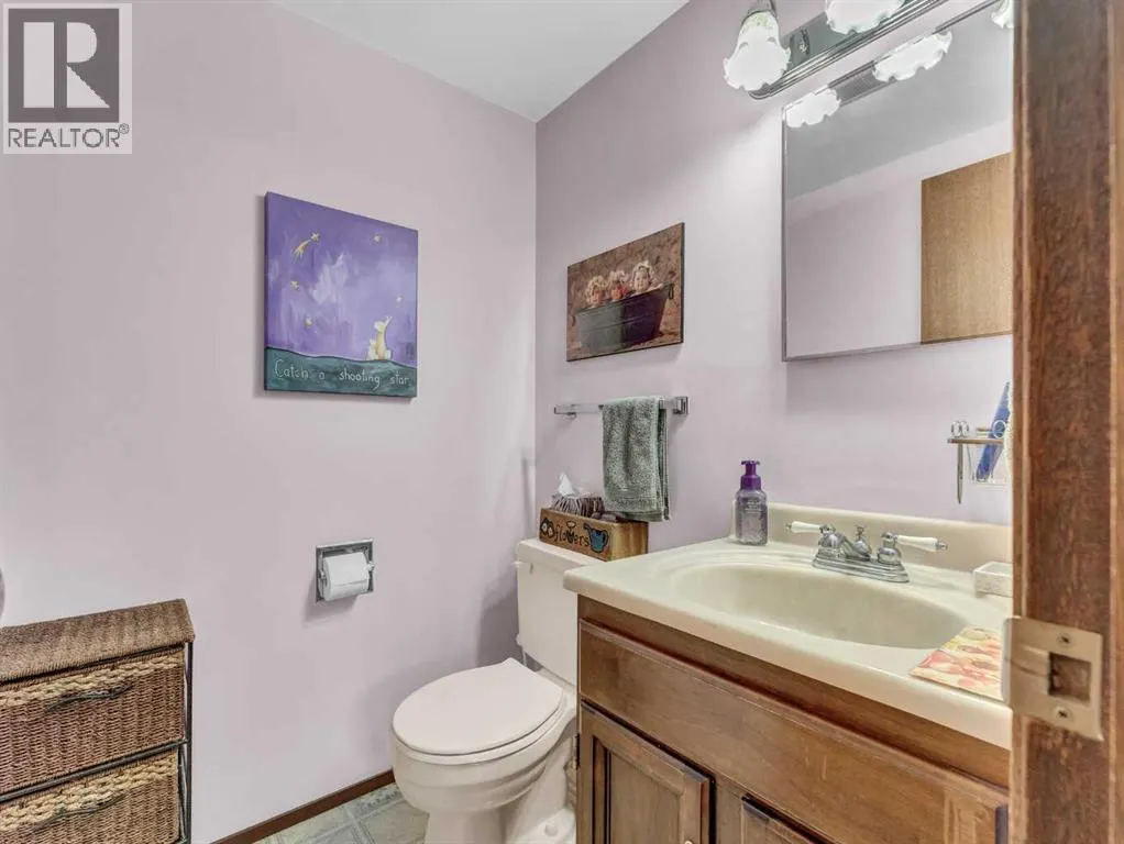 26 Ross Glen Green SE