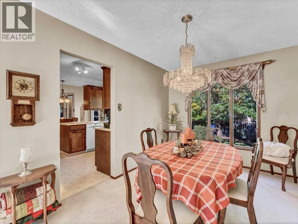 26 Ross Glen Green SE