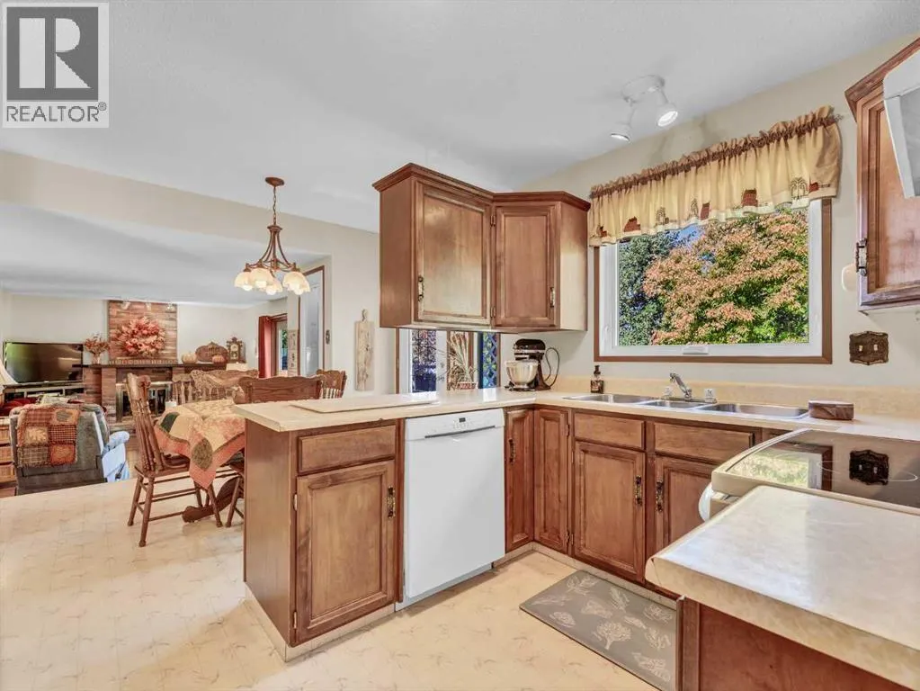 26 Ross Glen Green SE