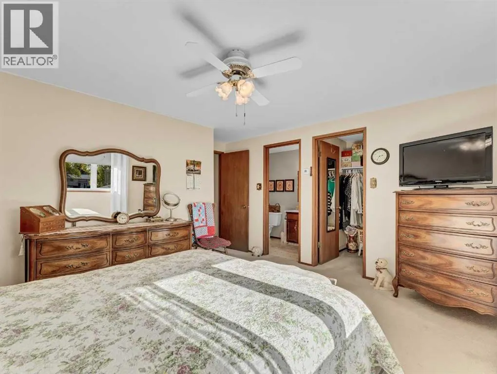 26 Ross Glen Green SE
