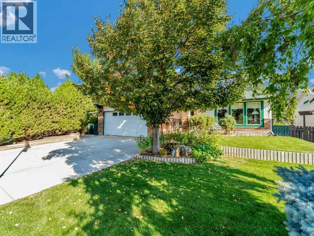 26 Ross Glen Green SE