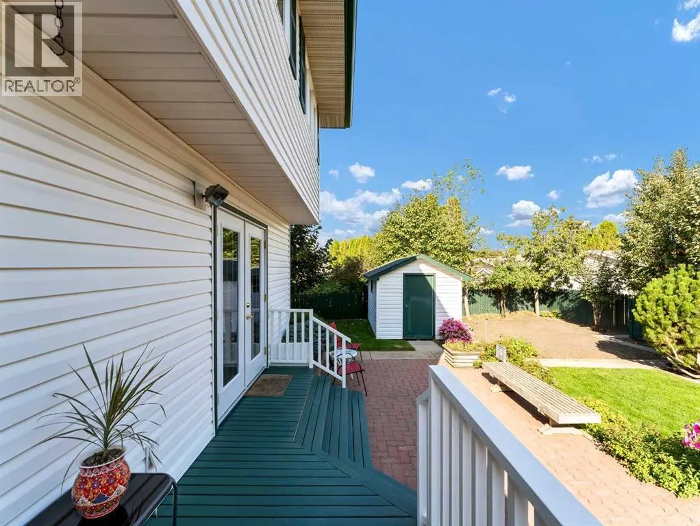 26 Ross Glen Green SE
