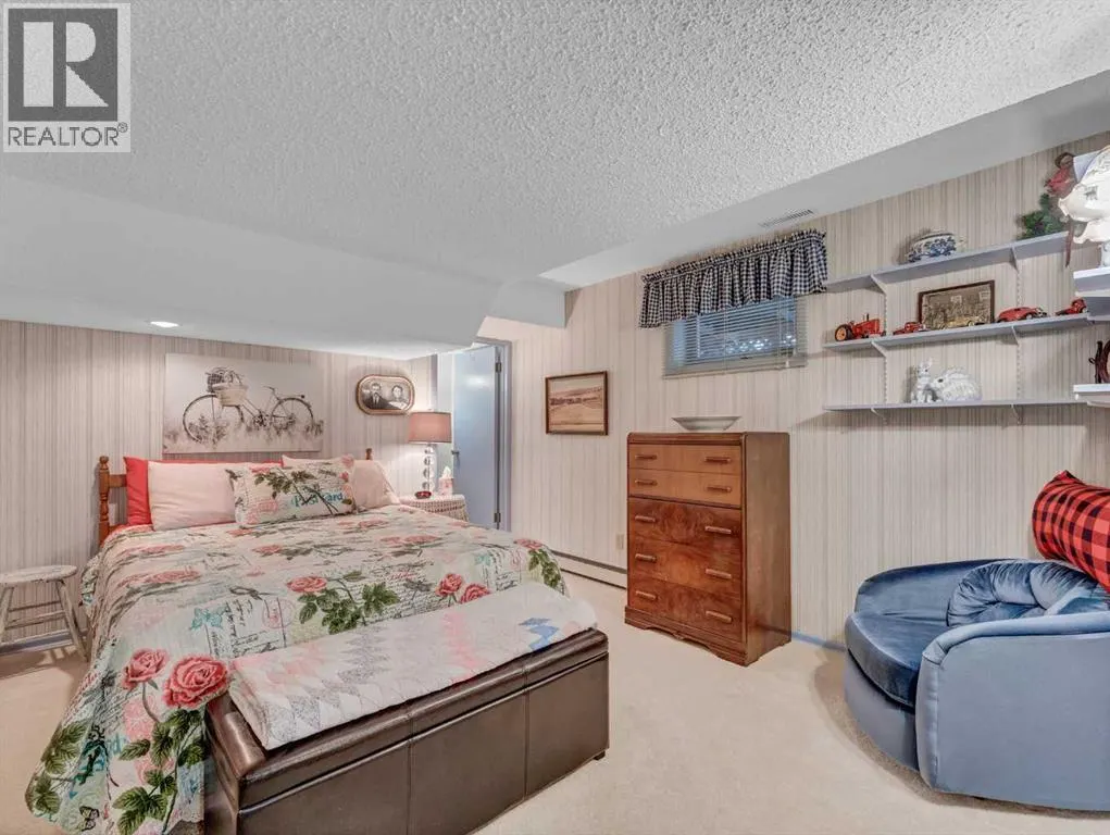 26 Ross Glen Green SE