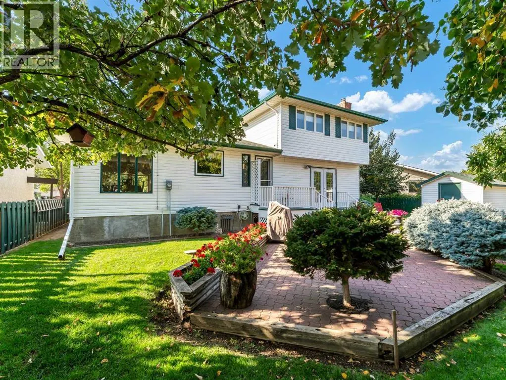 26 Ross Glen Green SE