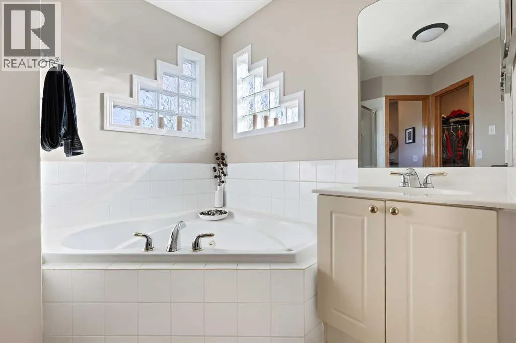 68 Douglas Glen Crescent SE