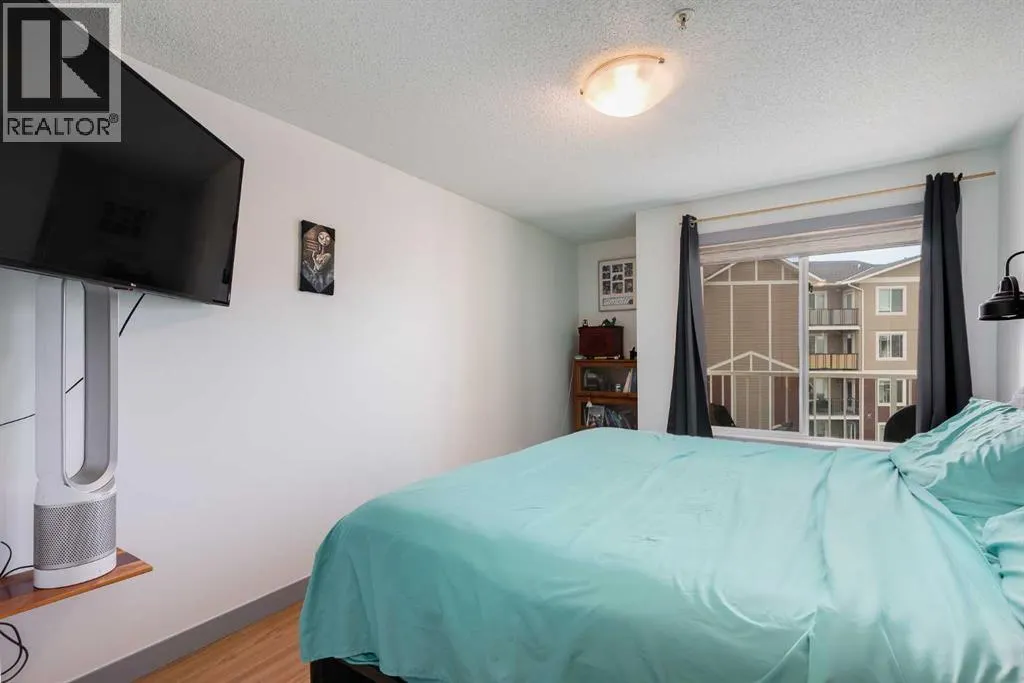 2332, 700 Willowbrook Road NW