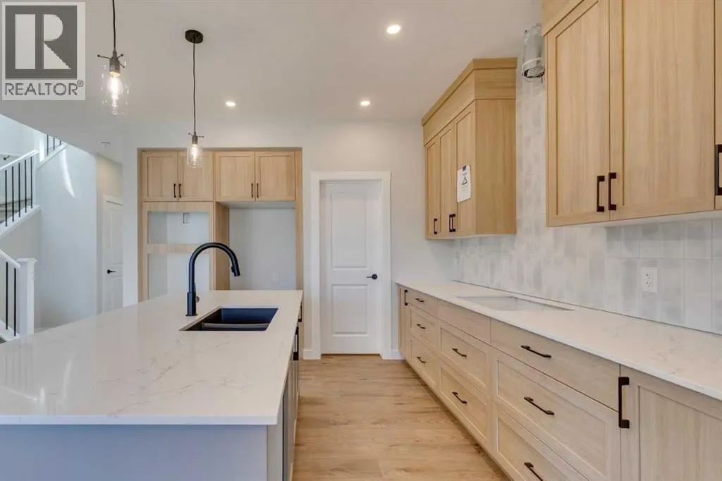 92 Amblefield Grove NW