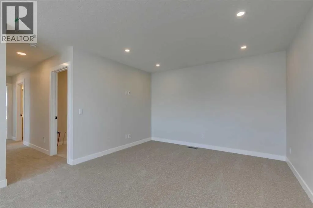 92 Amblefield Grove NW