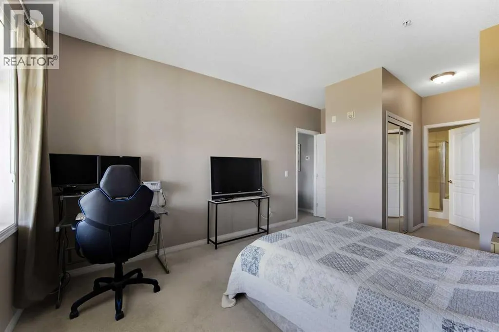 1320, 1320 Lake Fraser Green SE
