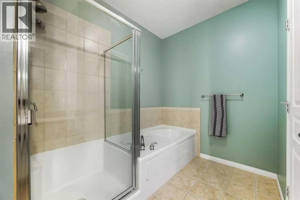 1320, 1320 Lake Fraser Green SE