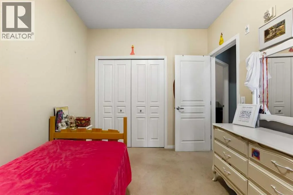 1320, 1320 Lake Fraser Green SE