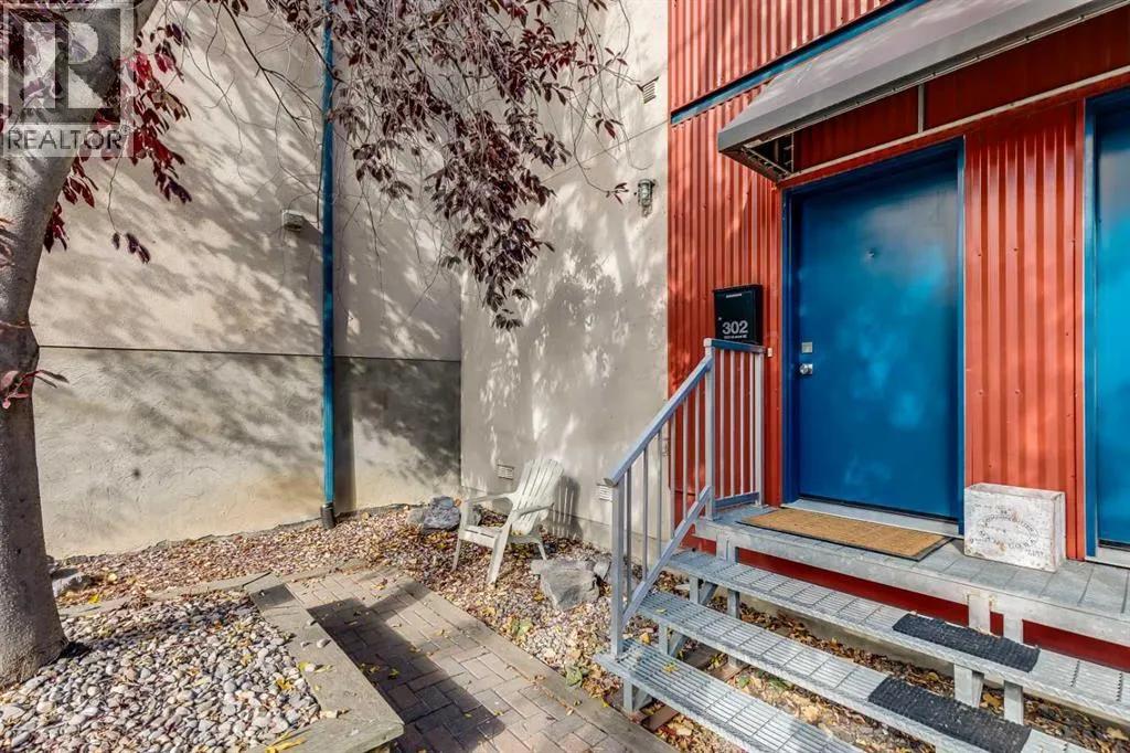 302, 1212 13 Street SE