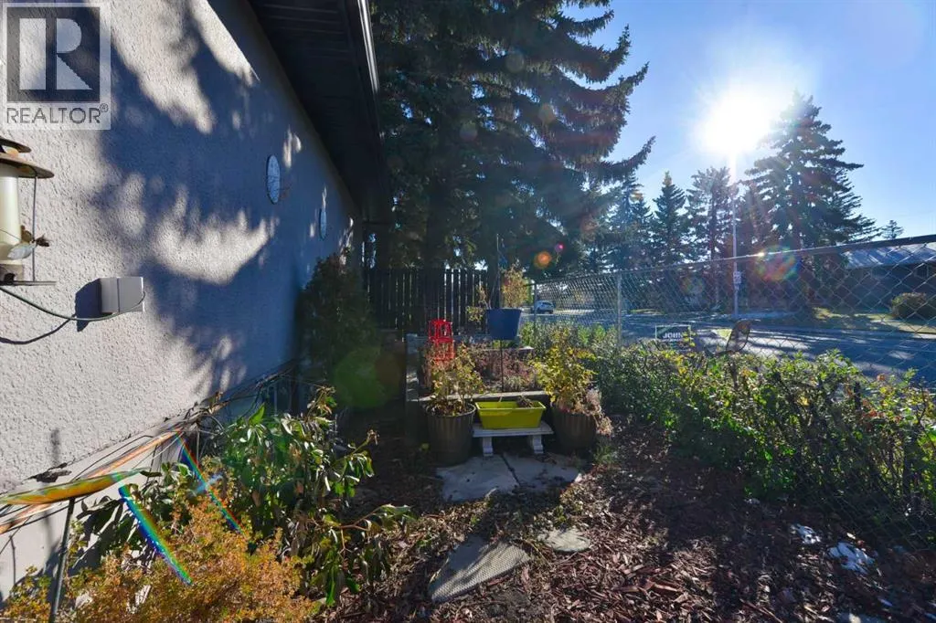 87 Gladeview Crescent SW