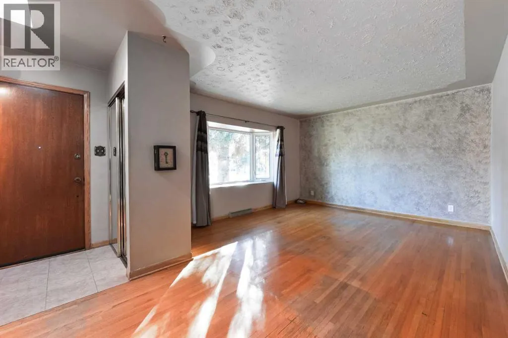 87 Gladeview Crescent SW