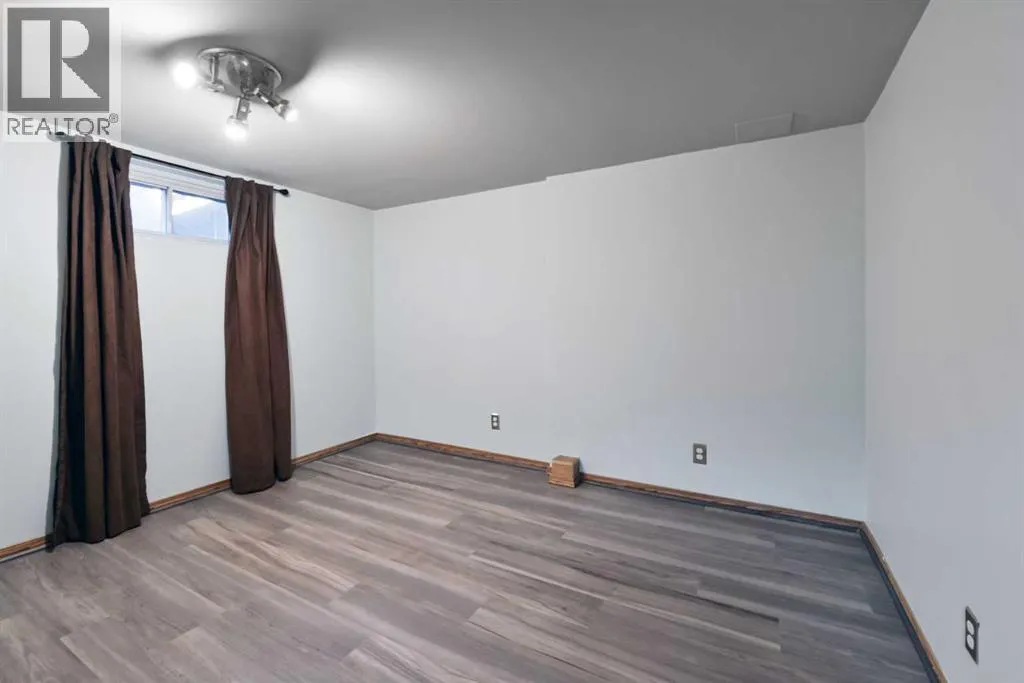 87 Gladeview Crescent SW