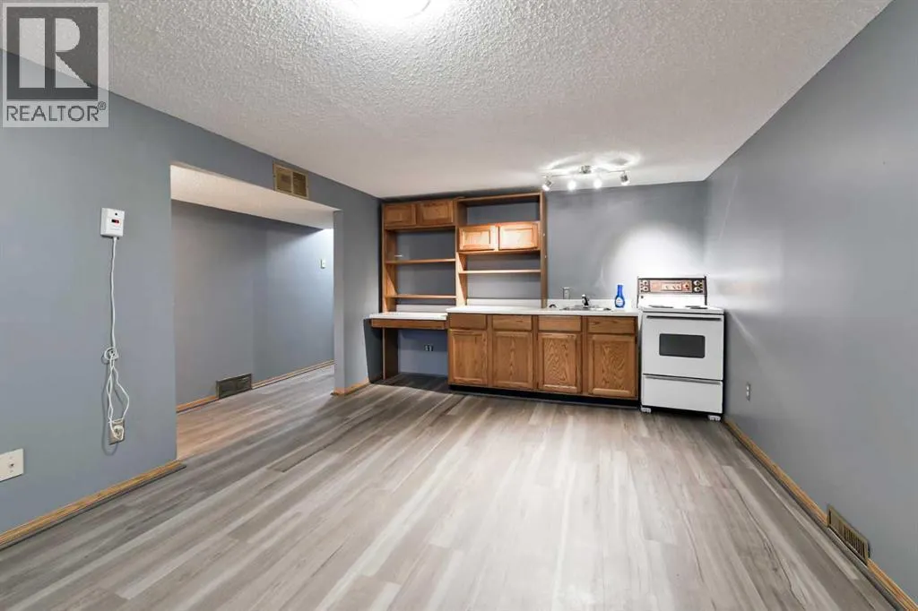 87 Gladeview Crescent SW